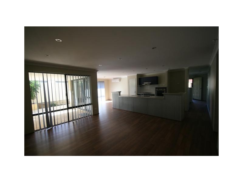 1 Ballard Meander, Lakelands WA 6180