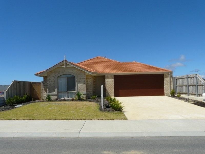 18 Sugarwood Terrace, Halls Head WA 6210