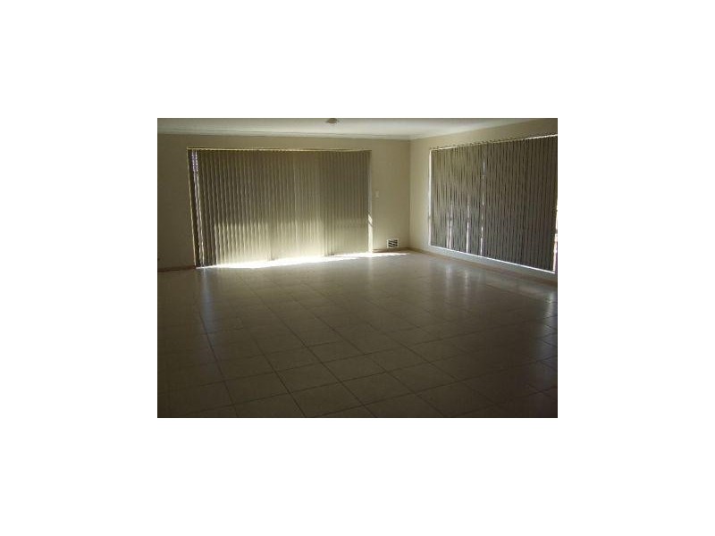 18 Sugarwood Terrace, Halls Head WA 6210