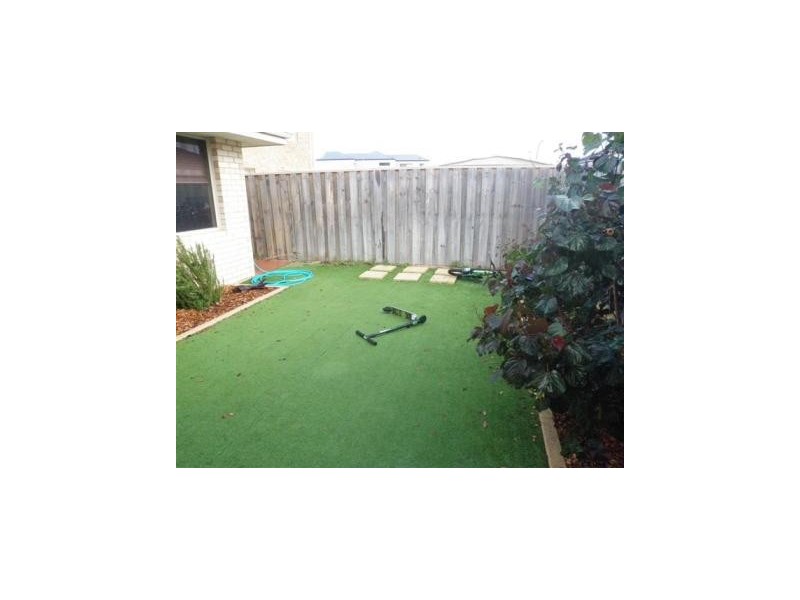 18 Sugarwood Terrace, Halls Head WA 6210