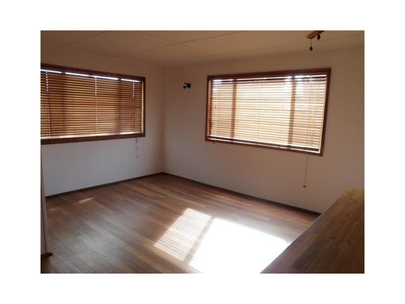 36 Leighton Road, Halls Head WA 6210