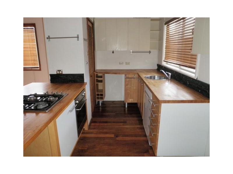 36 Leighton Road, Halls Head WA 6210