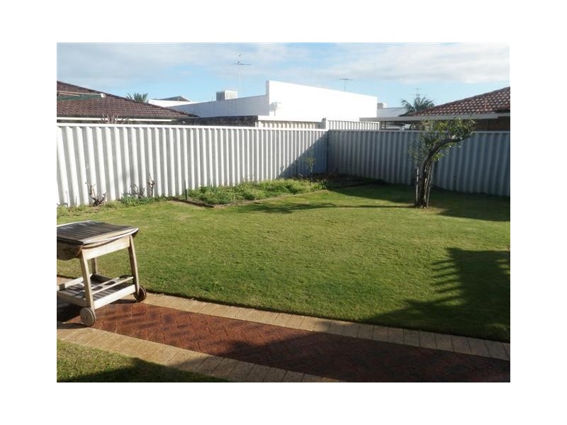 21 Cuvier Place, San Remo WA 6210