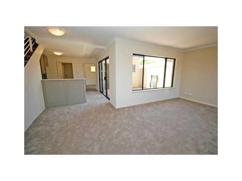 2/54 Davey Street, Mandurah WA 6210