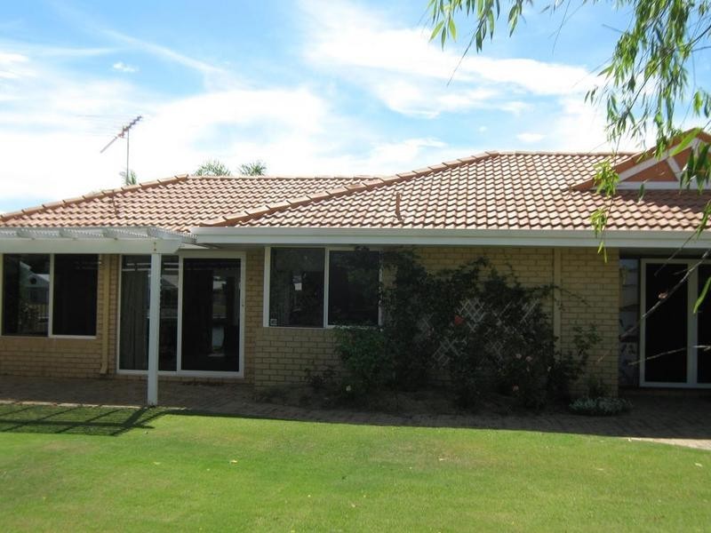 11 Warren Place, Dudley Park WA 6210