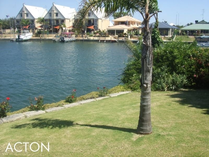 11 Warren Place, Dudley Park WA 6210