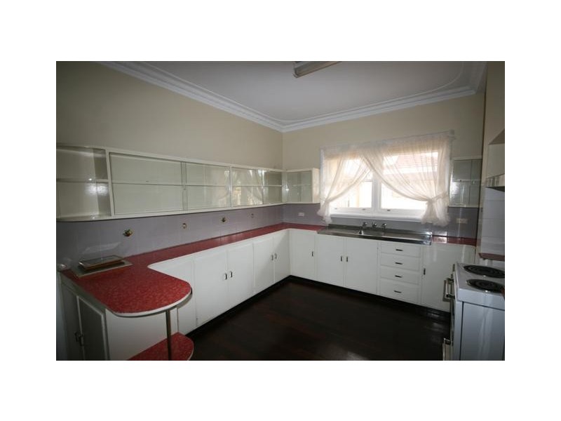 47 Leslie Street, Dudley Park WA 6210