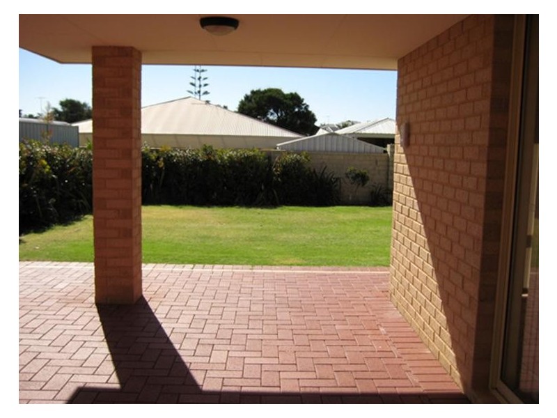 46 Paradise Circuit, Halls Head WA 6210