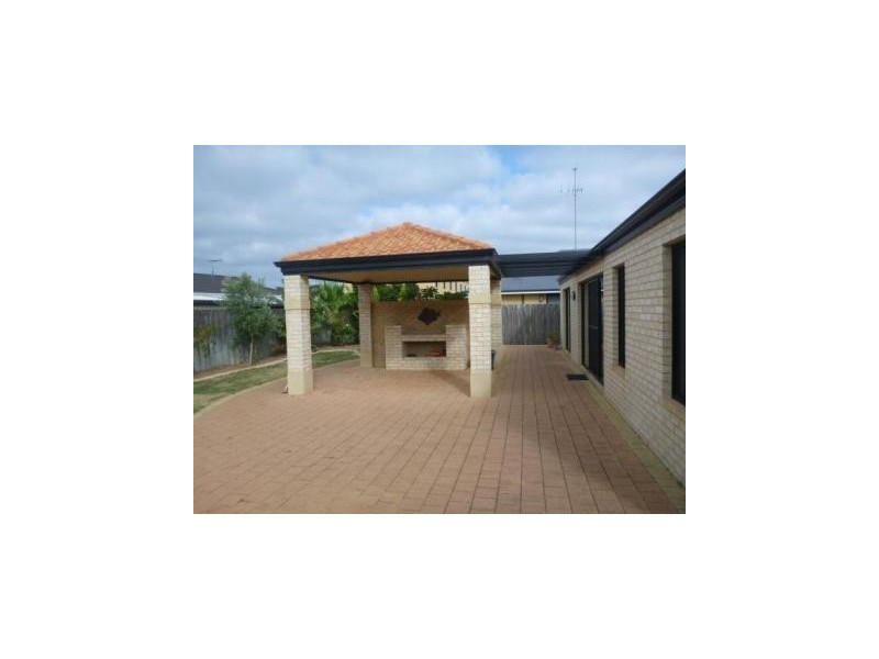 22 Seascapes Boulevard, Halls Head WA 6210