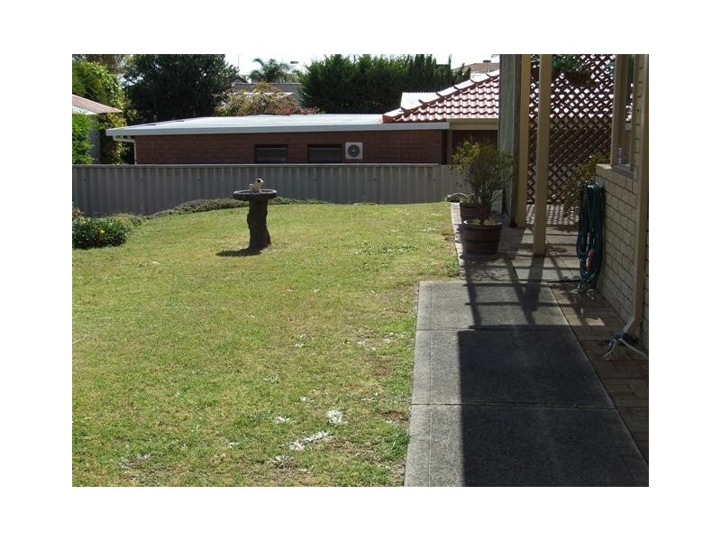 17 Seawind Drive, Silver Sands WA 6210