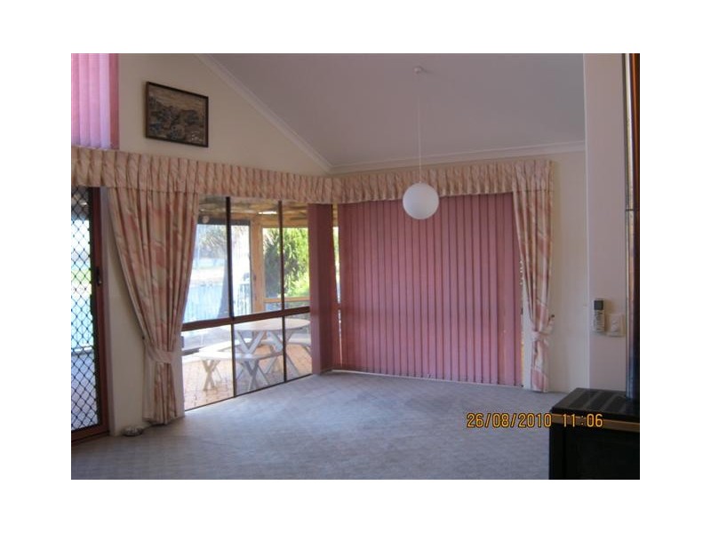 77 Blackwood Parade, Dudley Park WA 6210