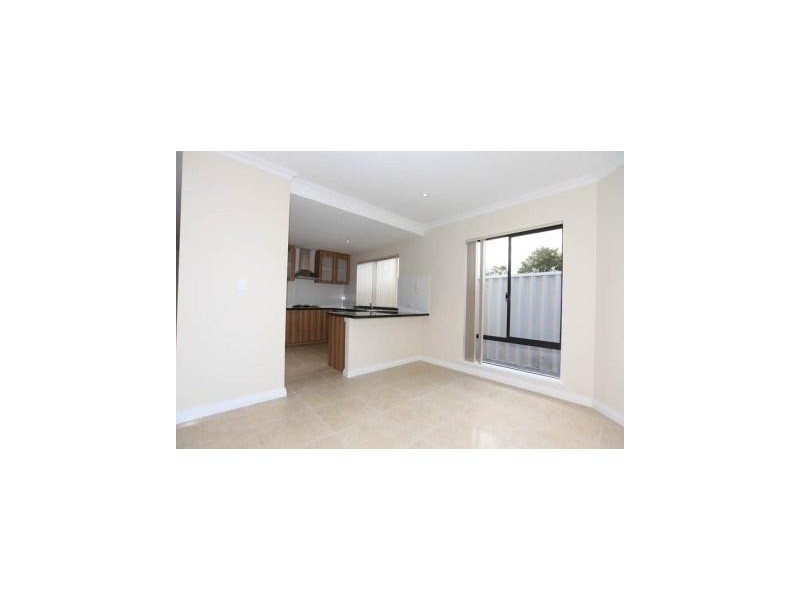 2/13 Clyde Place, Mandurah WA 6210