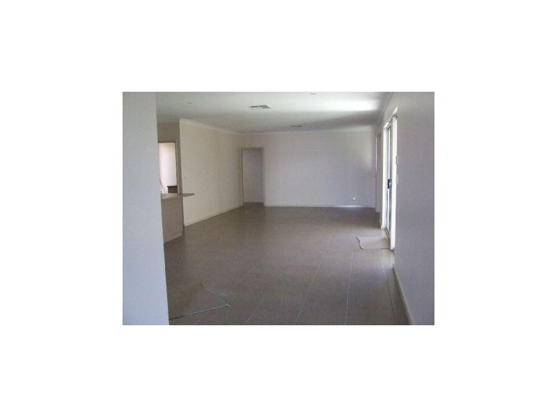 94 Hudson Drive, Dudley Park WA 6210