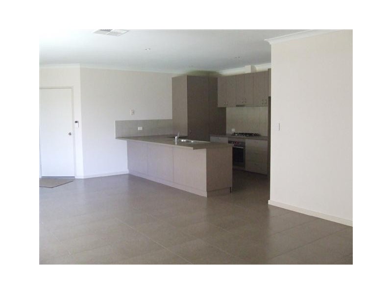 94 Hudson Drive, Dudley Park WA 6210