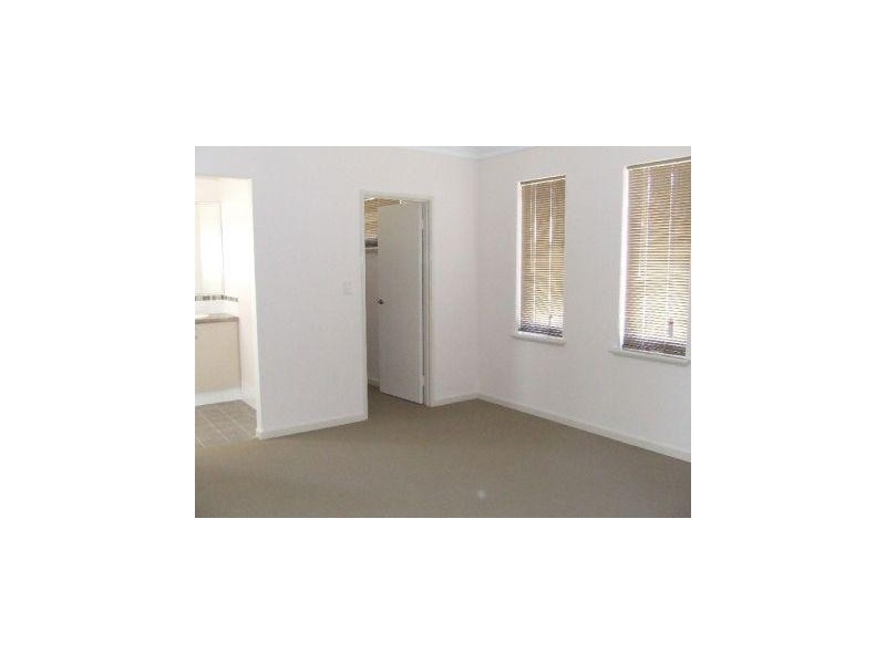 94 Hudson Drive, Dudley Park WA 6210