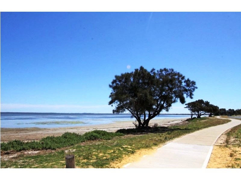 11 Blue Wren Gardens, Coodanup WA 6210