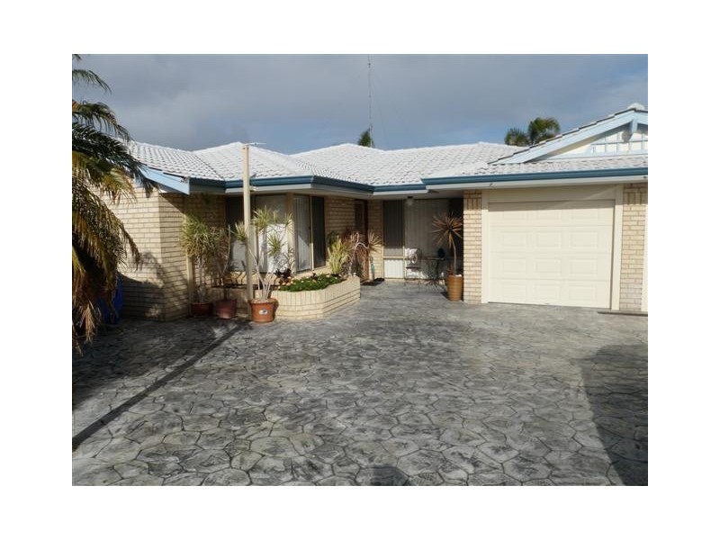 83 Portmarnock Circle, Halls Head WA 6210