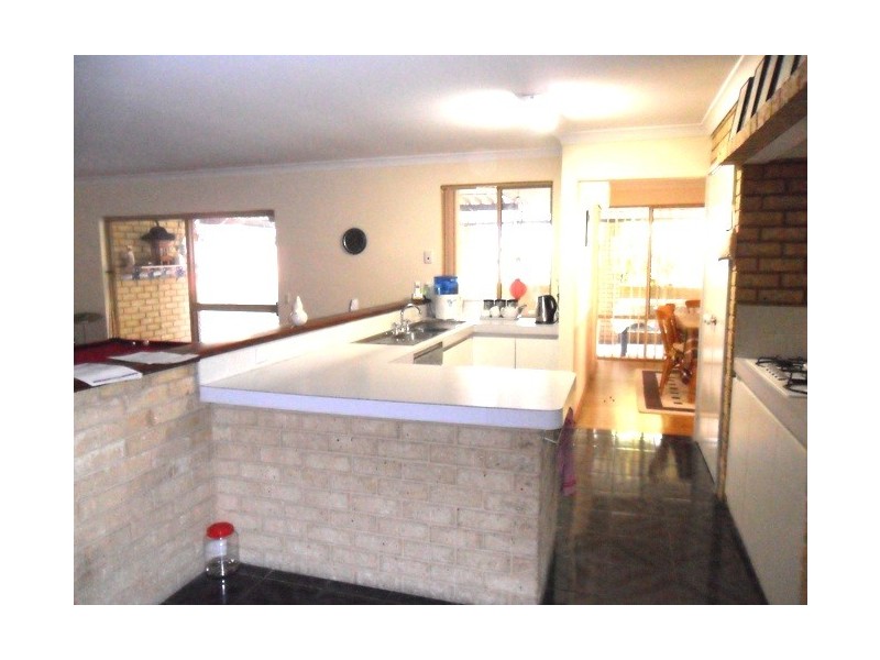 83 Portmarnock Circle, Halls Head WA 6210