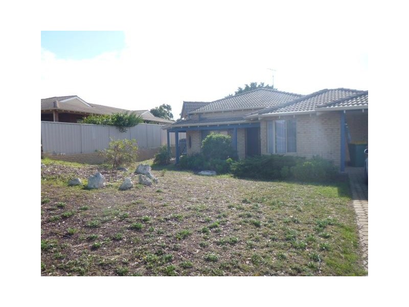 11 Yorrell Place, Halls Head WA 6210
