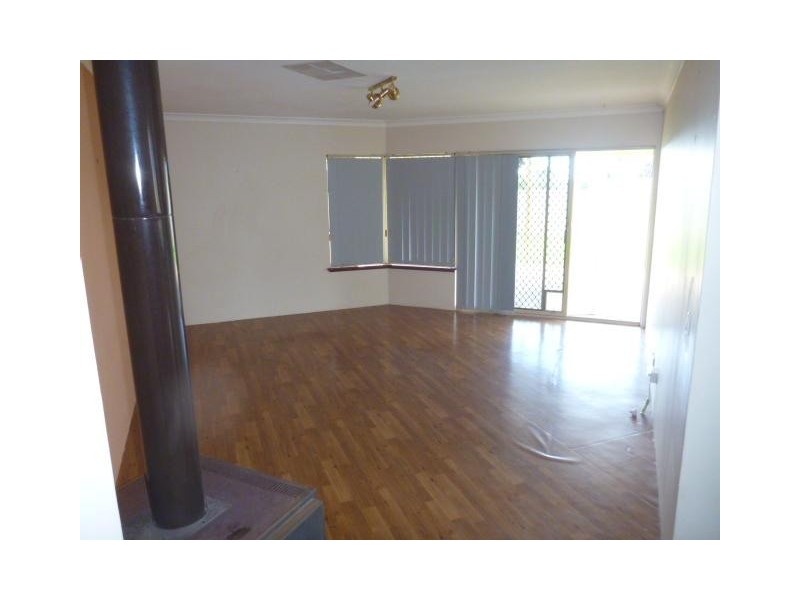 11 Yorrell Place, Halls Head WA 6210