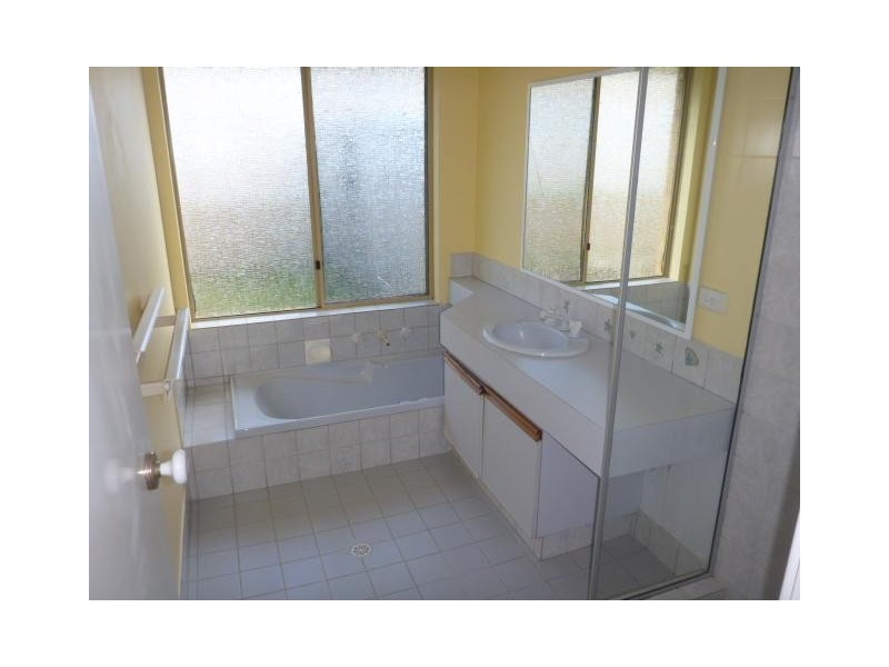 11 Yorrell Place, Halls Head WA 6210