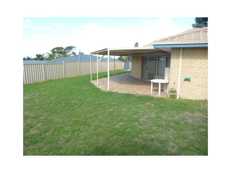 11 Yorrell Place, Halls Head WA 6210