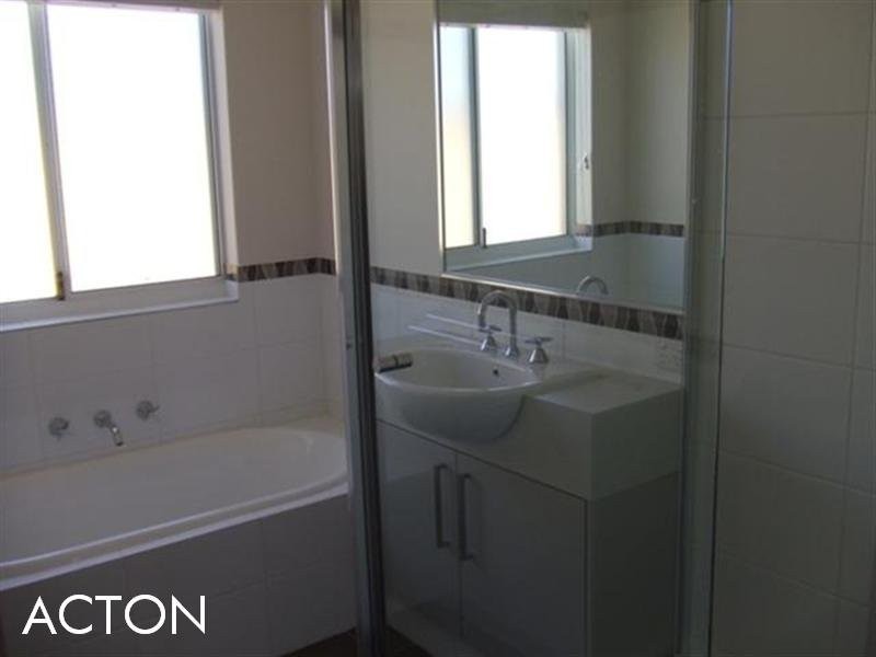 2 Illyarrie Avenue, Falcon WA 6210
