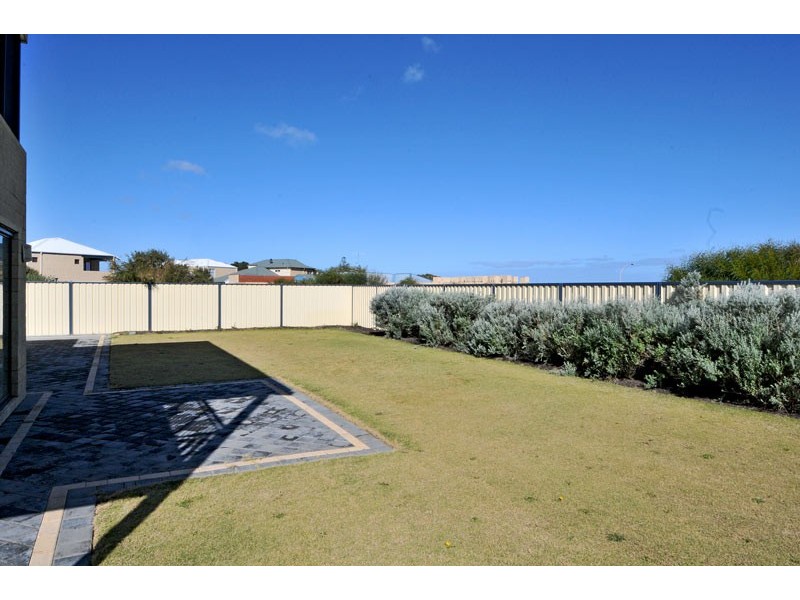 2 Cranbrook Crescent, Dawesville WA 6211