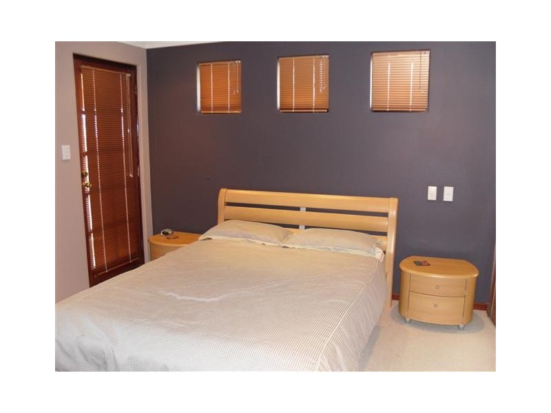 25 Starfire Close, Halls Head WA 6210