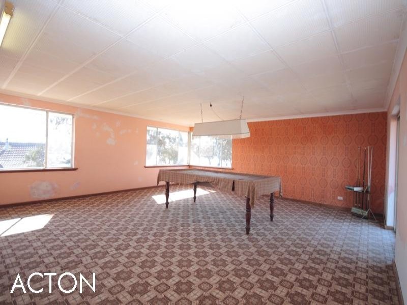 1 Carter Street, Halls Head WA 6210