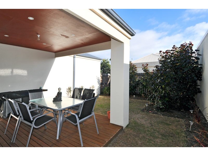 27 Pacifica Way, Dudley Park WA 6210