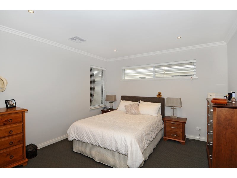 17 Twilight Court, Dudley Park WA 6210