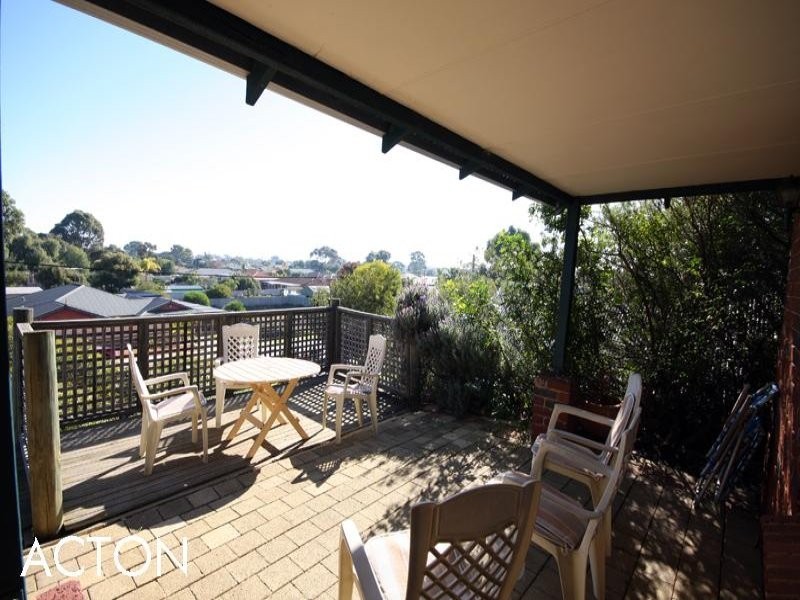52 Minderoo Crescent, Golden Bay WA 6174