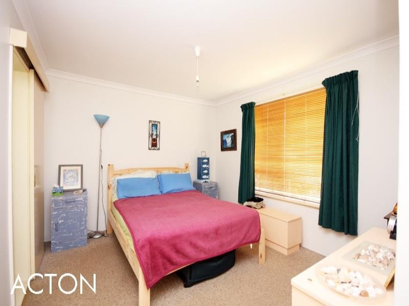 52 Minderoo Crescent, Golden Bay WA 6174