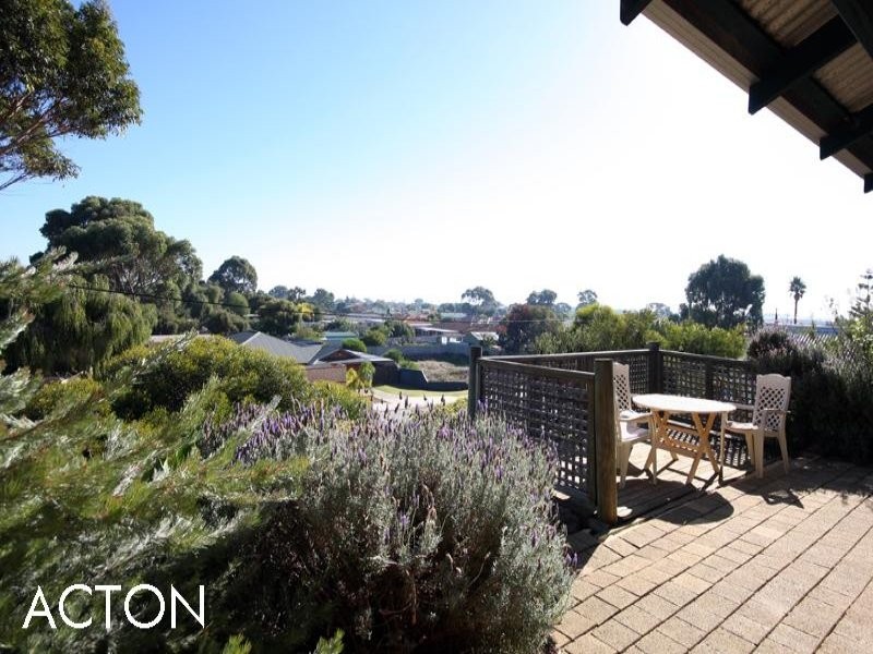 52 Minderoo Crescent, Golden Bay WA 6174