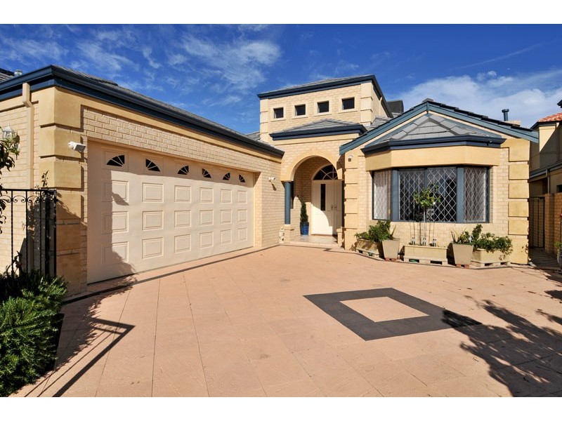 23 Finistere Island Retreat, Halls Head WA 6210