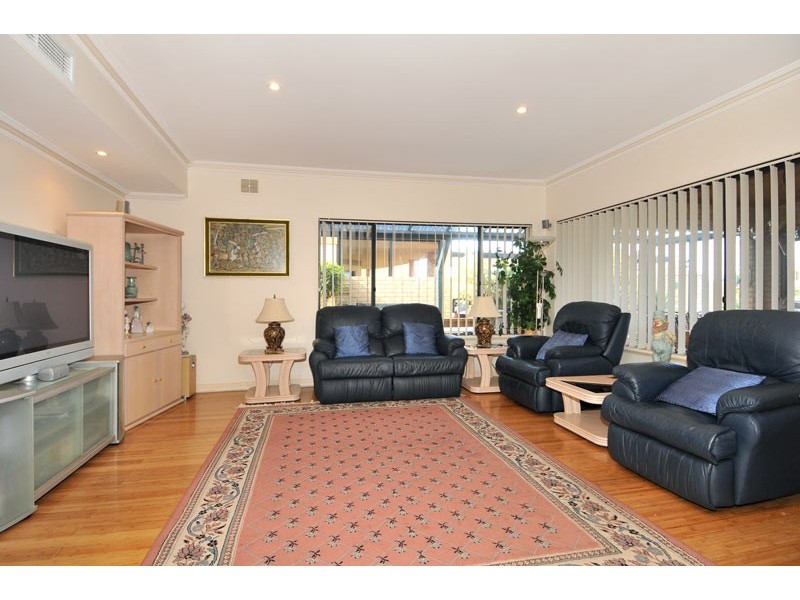 23 Finistere Island Retreat, Halls Head WA 6210