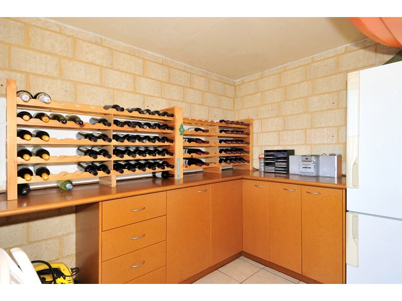 23 Finistere Island Retreat, Halls Head WA 6210