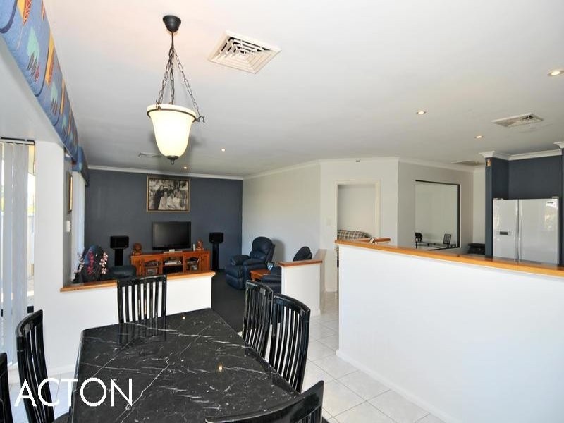 67 Ronsard Drive, San Remo WA 6210