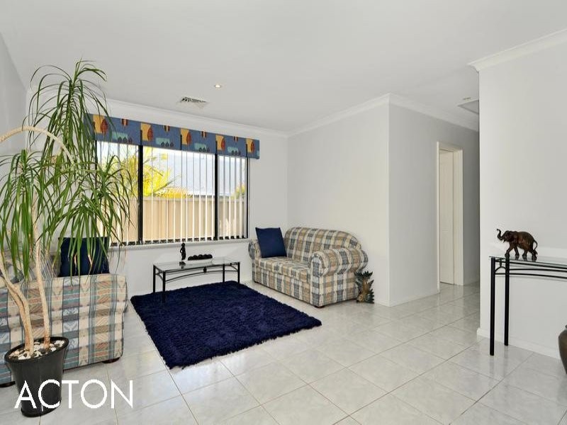 67 Ronsard Drive, San Remo WA 6210