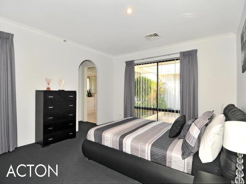 67 Ronsard Drive, San Remo WA 6210