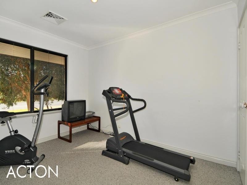 67 Ronsard Drive, San Remo WA 6210