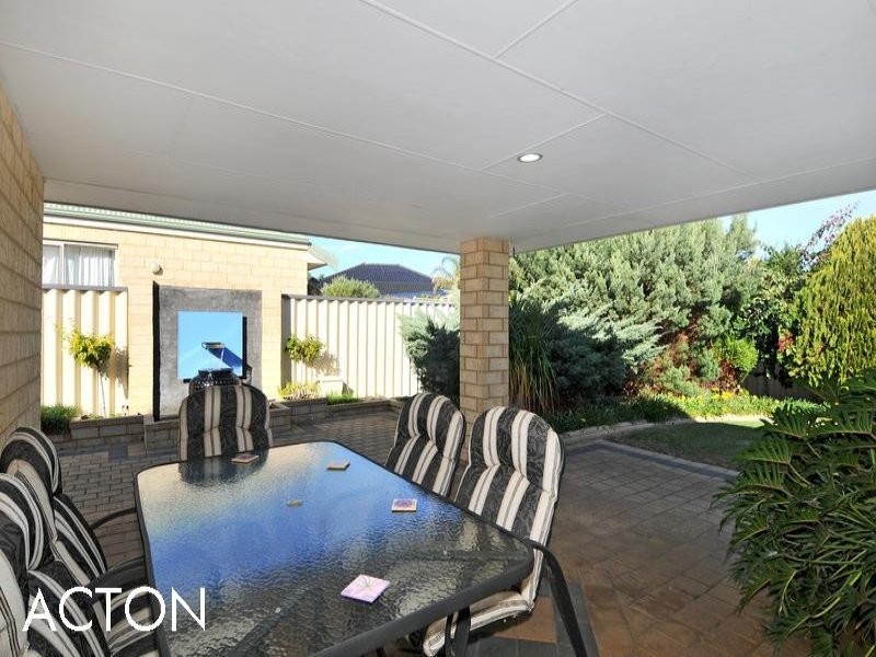 67 Ronsard Drive, San Remo WA 6210