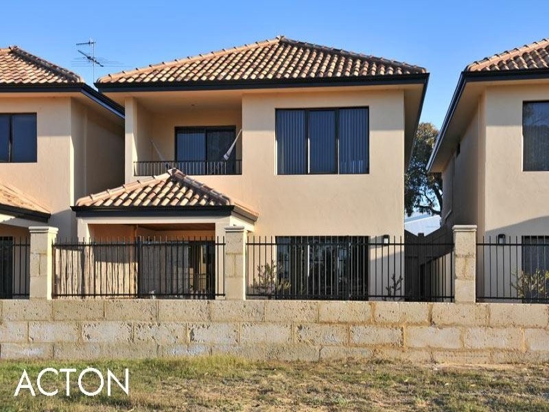 2/21 Pebble Beach Boulevard, Meadow Springs WA 6210