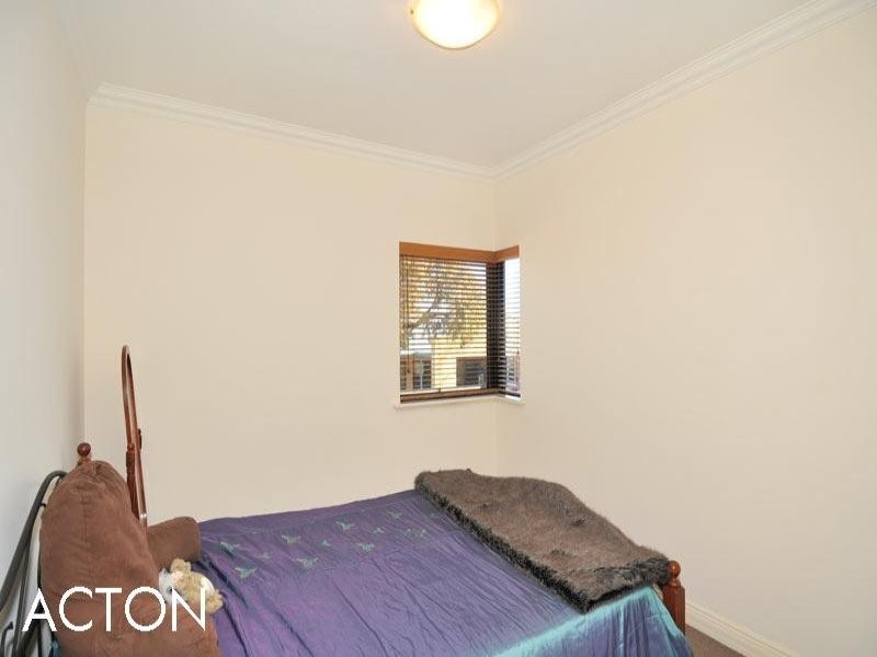 2/21 Pebble Beach Boulevard, Meadow Springs WA 6210