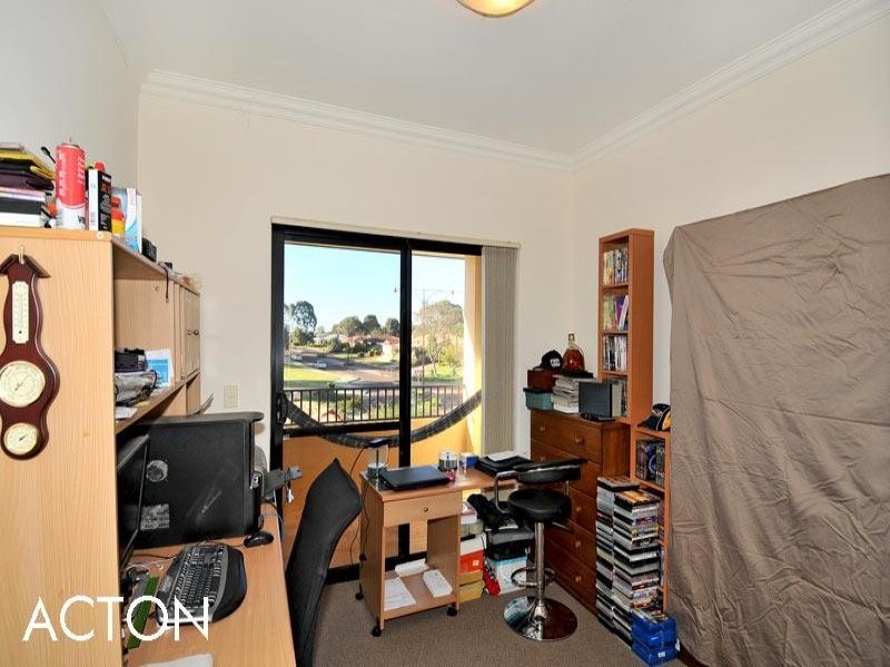 2/21 Pebble Beach Boulevard, Meadow Springs WA 6210