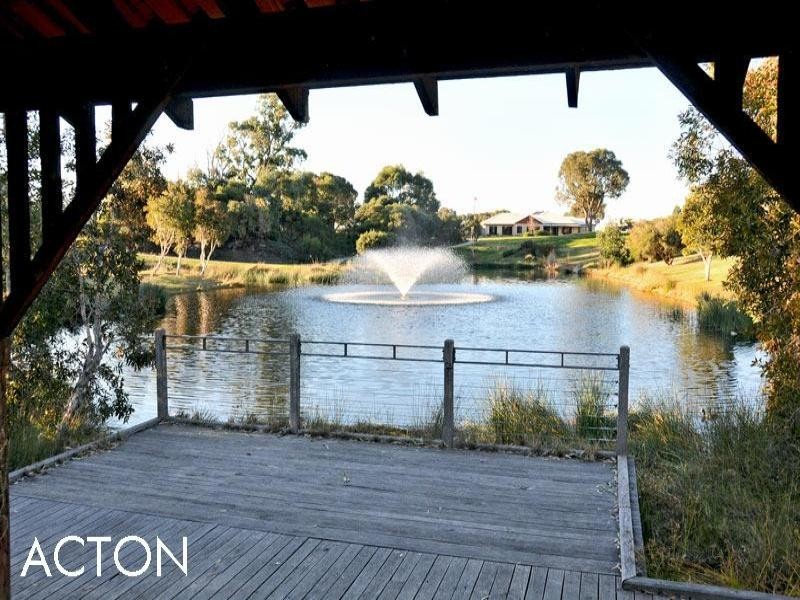 2/21 Pebble Beach Boulevard, Meadow Springs WA 6210