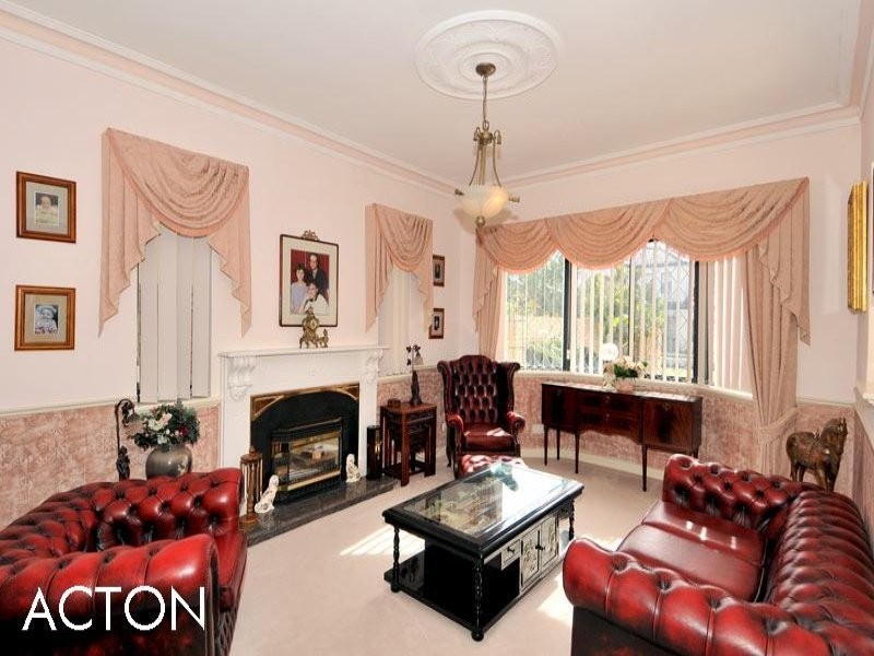 23 Finistere Island Retreat, Halls Head WA 6210