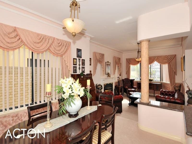 23 Finistere Island Retreat, Halls Head WA 6210