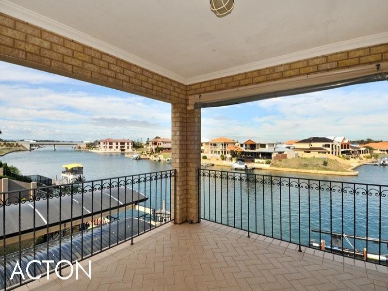 23 Finistere Island Retreat, Halls Head WA 6210